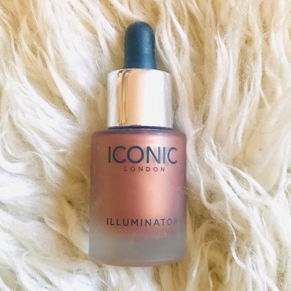 Iconic London Illuminator Dewy Highlighter in Glow - Picture 3 of 5